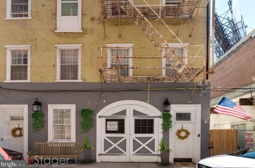 237 Bread St, Philadelphia PA 19106-1238 exterior