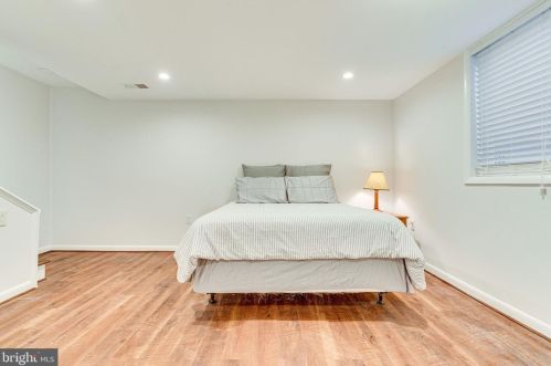 6002 Kings Hwy, Alexandria VA 22303-2219 exterior