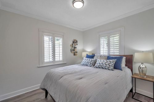 3912 Bay View Ave, Tampa FL  33611-1234 exterior