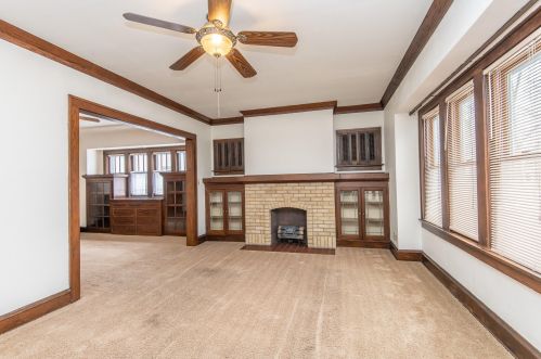 2018 56th St, Milwaukee, WI 53219-1506