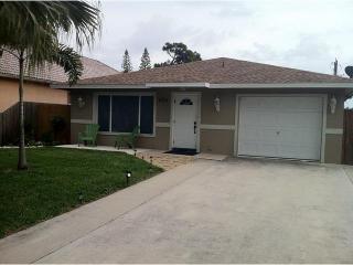 824 110th Ave, Naples, FL 34108-1822