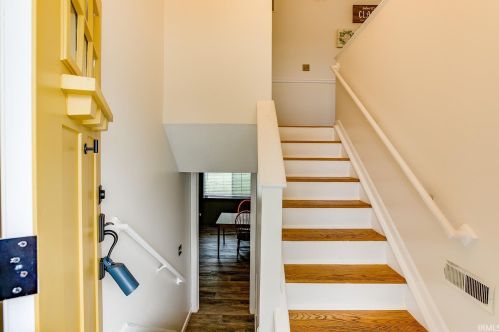 607 17 St, Mishawaka IN 46544-5644 exterior