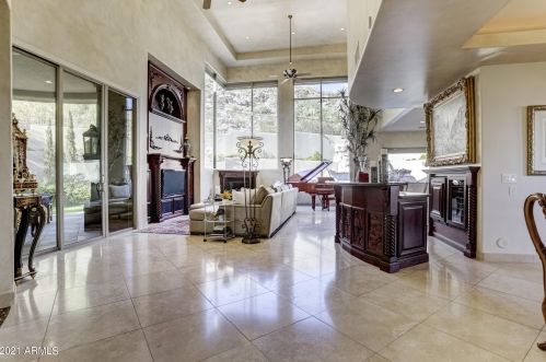 13841 Cyn Dr, Phoenix AZ 85016-2403 exterior