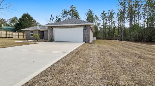 546 Pinewood Dr, Defuniak Springs FL 32433-4531 exterior
