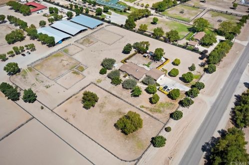 37055 De Portola Rd, Temecula CA 92592-9575 exterior