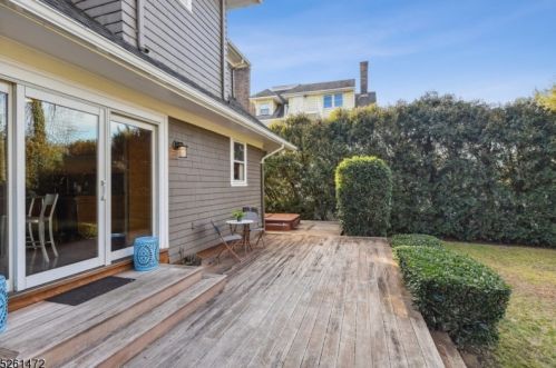 180 Christopher St, Montclair NJ 07042-4206 exterior