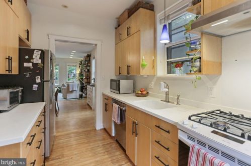 110 Duddington Pl, Washington DC 20003-2610 exterior