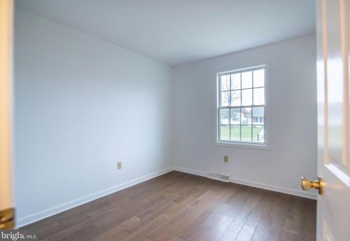 325 Columbus Ave, Littlestown PA 17340-1533 exterior