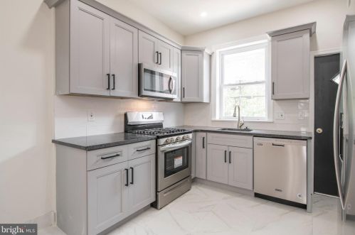 4433 Franklin St, Philadelphia, PA 19140-2231