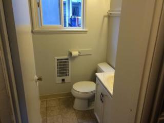 3915 1st Ave, Seattle WA  98105-4906 exterior