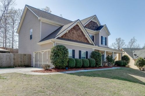 3613 Phoenix Cove Dr, Gainesville, GA 30506-4671