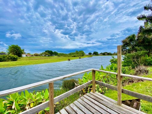 589 Archer Ave, Fort Pierce, FL 34983-1072