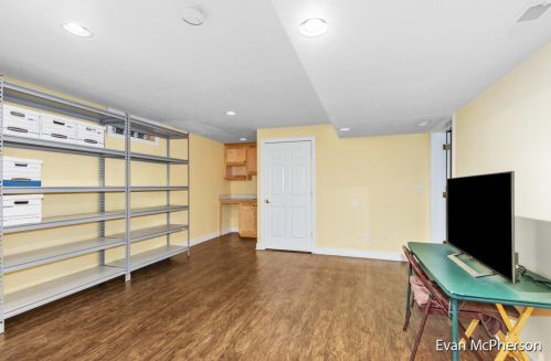 2114 Gettysburg Dr, Grand Rapids MI 49508-6560 exterior