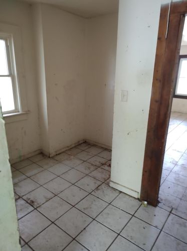 3206 Fairmount Ave, Milwaukee WI  53209-5446 exterior