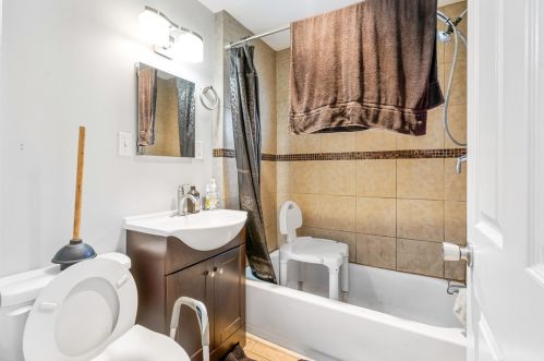 9 Carrick Ave, Pittsburgh PA  15210-4321 exterior