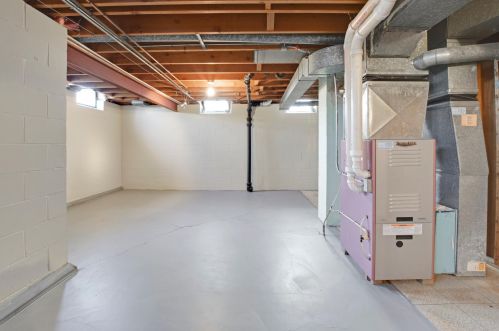 1251 Charlton St, Saint Paul MN 55118-2948 exterior