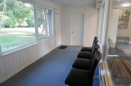 252 Main St, Meriden CT 06451-3859 exterior