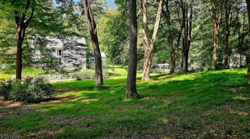 9 Liberty Trl, Fredon NJ 07860-6140 exterior