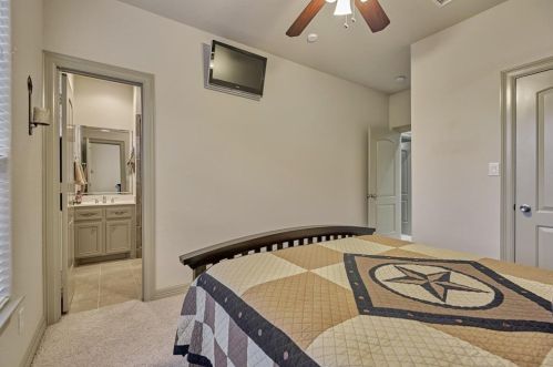 12326 Hawthorne Dr, Montgomery TX 77356-8961 exterior