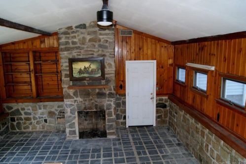 86 Grn Hl Rd, Deep River CT 06419-2412 exterior