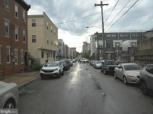 2011 9th St, Philadelphia PA  19122-1305 exterior