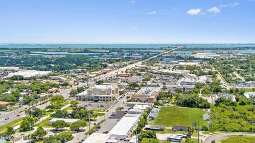 225 Tropical Trl, Merritt Island FL 32952-4836 exterior