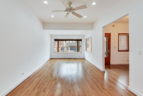 5647 Magnolia Ave, Chicago IL 60660-1908 exterior