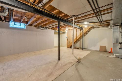 287 Mdw Brg Dr, Rochester MI 48307-3051 exterior