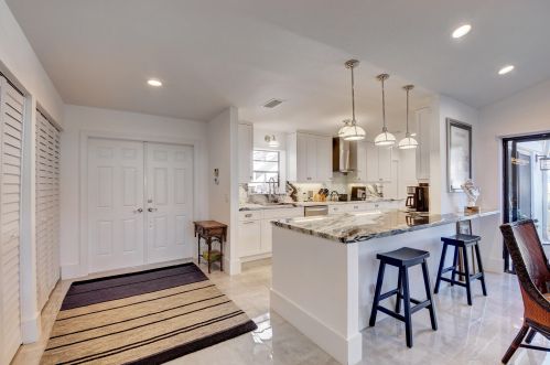 11 Gln Dr, Boynton Beach FL 33436-6207 exterior