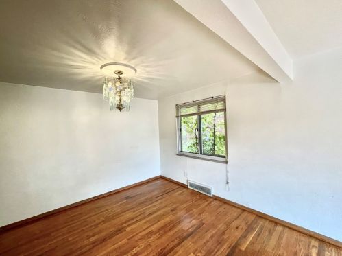 664 Crystal Dr, Pittsburgh PA 15228-2567 exterior