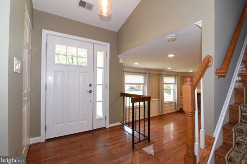 519 Aspen Dr, Herndon, VA 20170-5309