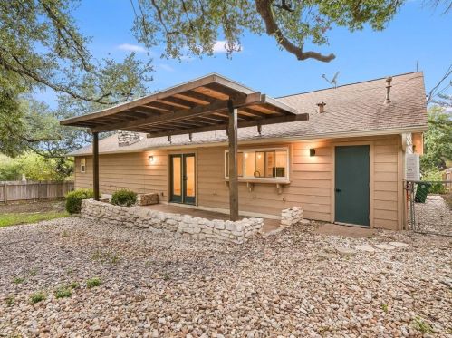 8003 Baywood Dr, Austin TX  78759-8907 exterior