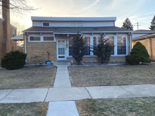 6614 Springfield Ave, Chicago, IL 60712-3613