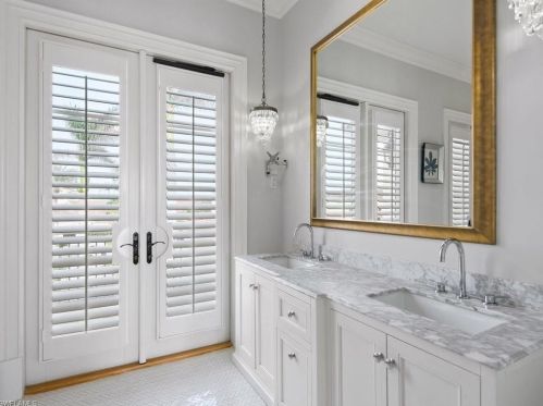 210 Cuddy Ct, Naples FL 34103-4074 exterior