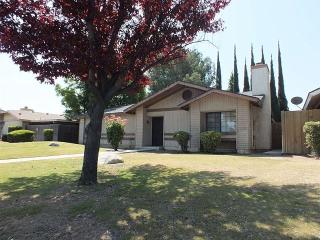 4205 White Ln, Bakersfield CA  93309-9326 exterior