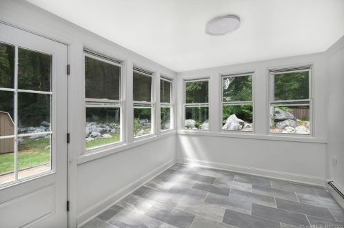 562 Branchville Rd, Ridgefield CT  06877-6030 exterior