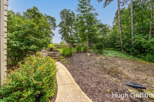 2041 Tall Pne Dr, Grand Rapids MI exterior