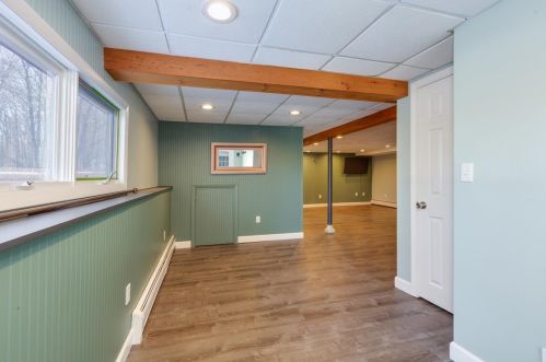 2 Van Ger Dr, Concord, NH 03304-4911