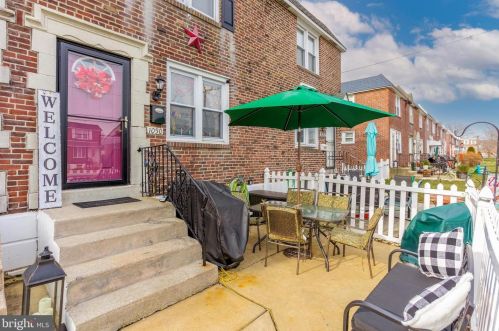 1050 Cedarwood Rd, Manor, PA 19036-1535