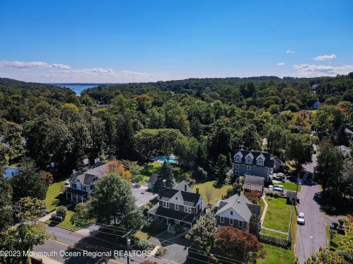 198 Monmouth Ave, Atlantic Highlands NJ  07716-2220 exterior