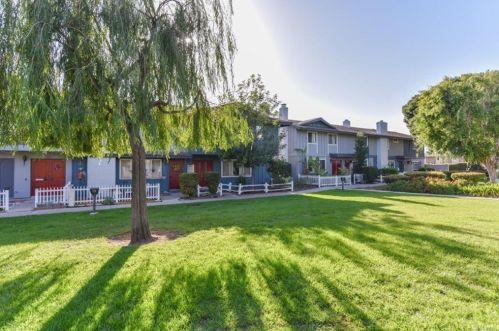 1407 Sycamore Ave, Tustin CA 92780-6279 exterior