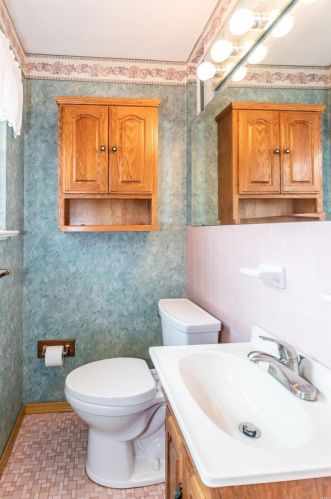 1438 Homecrest Dr, Saint Louis MO 63127-1124 exterior