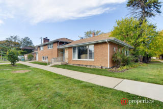 2900 Hollywood Ave, Chicago IL  60659-4821 exterior