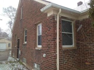19360 Strathmoor St, Detroit MI  48235-1917 exterior