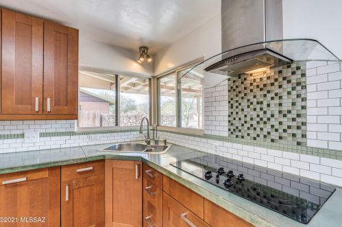 4546 Water St, Tucson, AZ 85712-2613