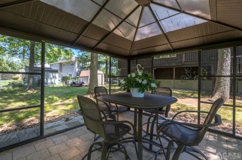 2350 Plainfield Ave, Piscataway NJ 08854-4045 exterior