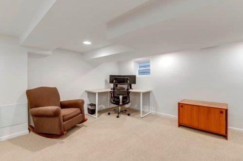 3056 Hoyne Ave, Chicago IL 60643-1121 exterior