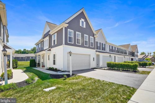 2222 Red Fox Dr, Hummelstown PA 17036 exterior