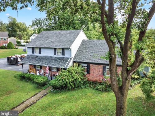 1918 Northbrook Dr, Lancaster PA 17601-4916 exterior