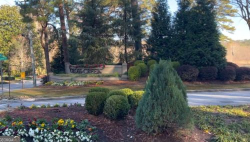 154 Amherst Pl, Atlanta, GA 30327-4066